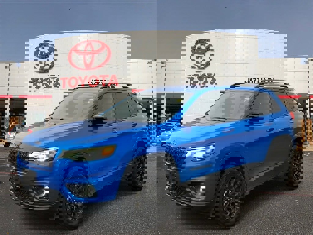 Used 2023 Jeep Cherokee Altitude Lux