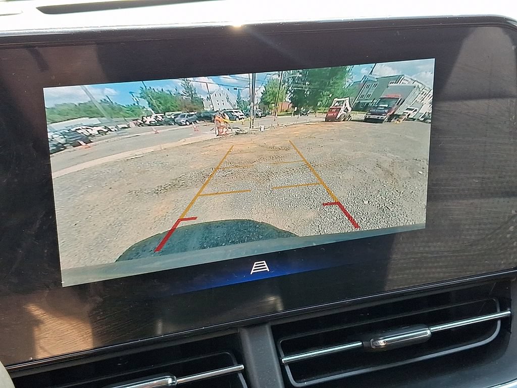 Used 2025 Chevrolet Trax LT w/ Driver Confidence Package FWD image 19
