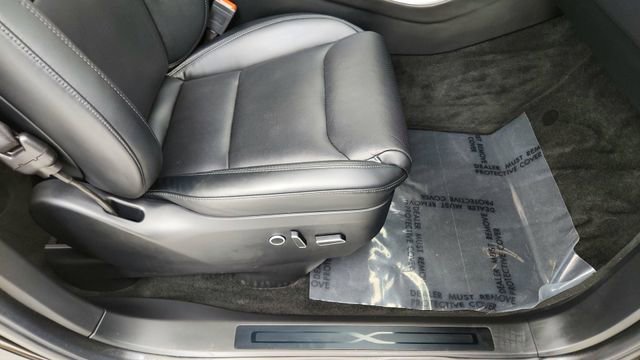 Used 2022 Tesla Model X image 21