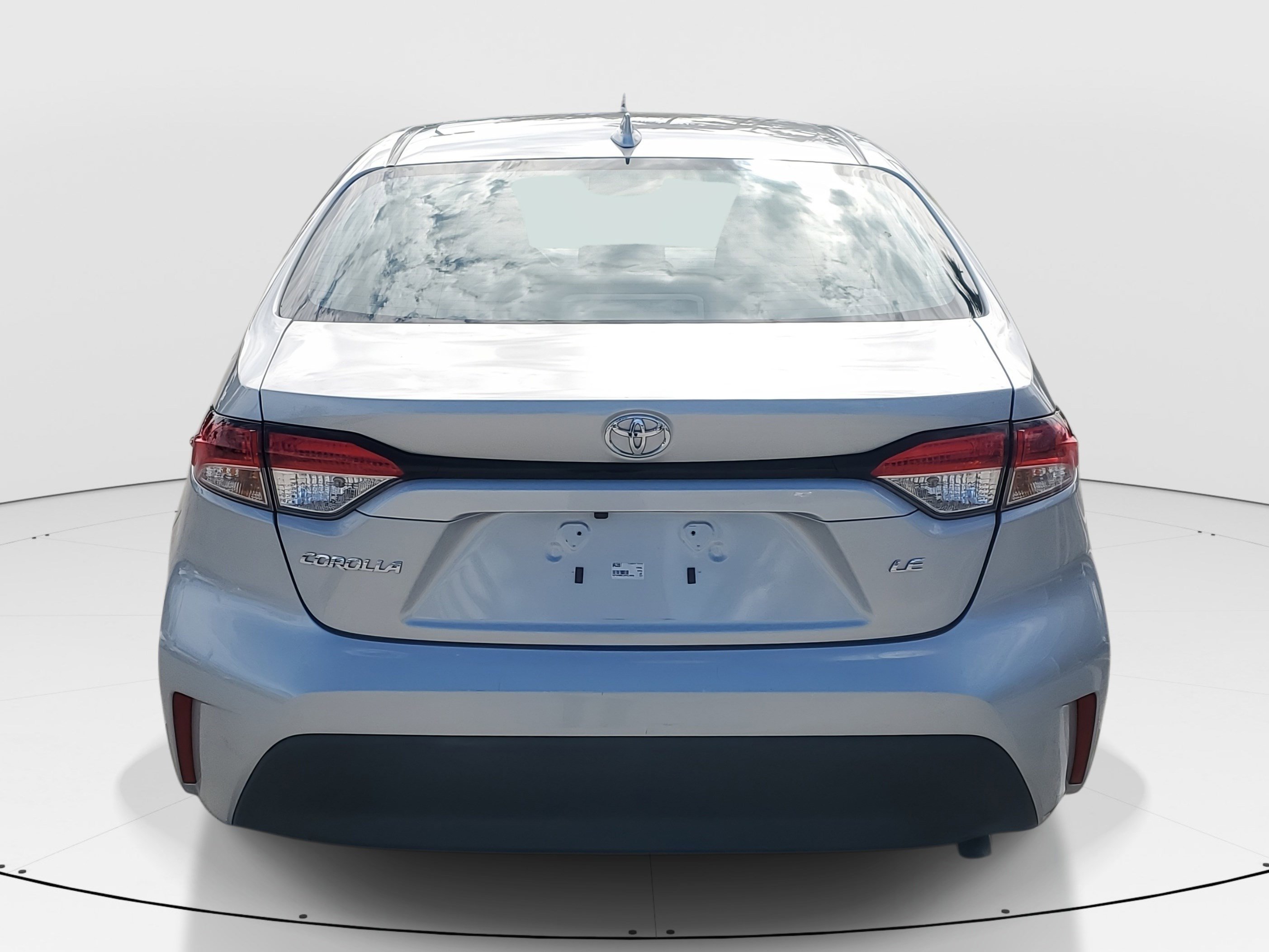 Used 2023 Toyota Corolla LE image 4