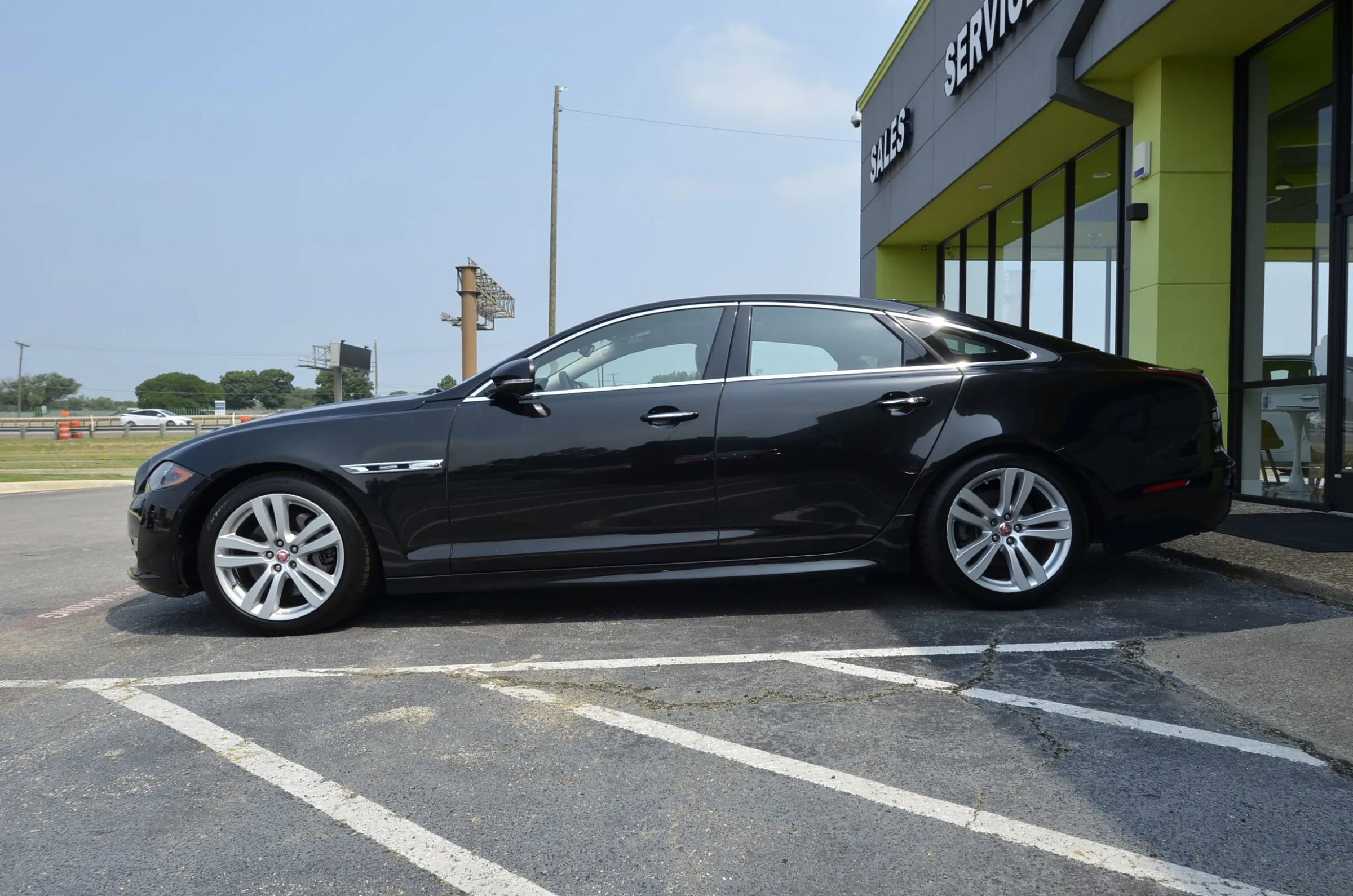 Used 2016 Jaguar XJ R-Sport AWD/4WD image 6