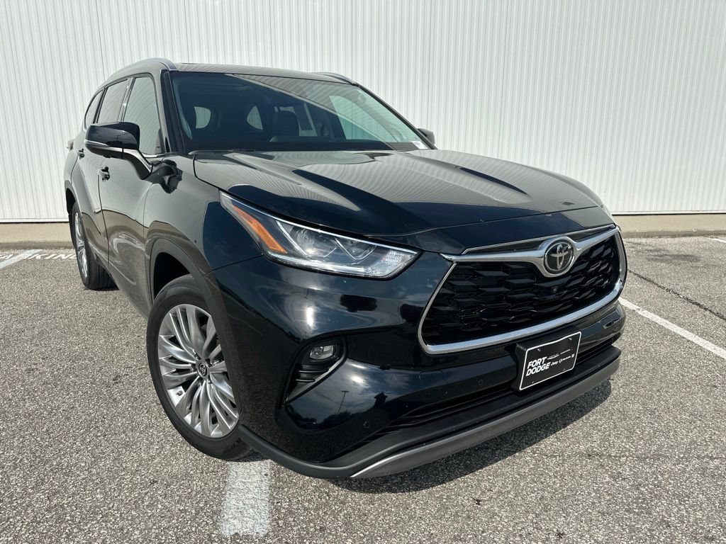Used 2024 Toyota Highlander Platinum AWD/4WD image 10