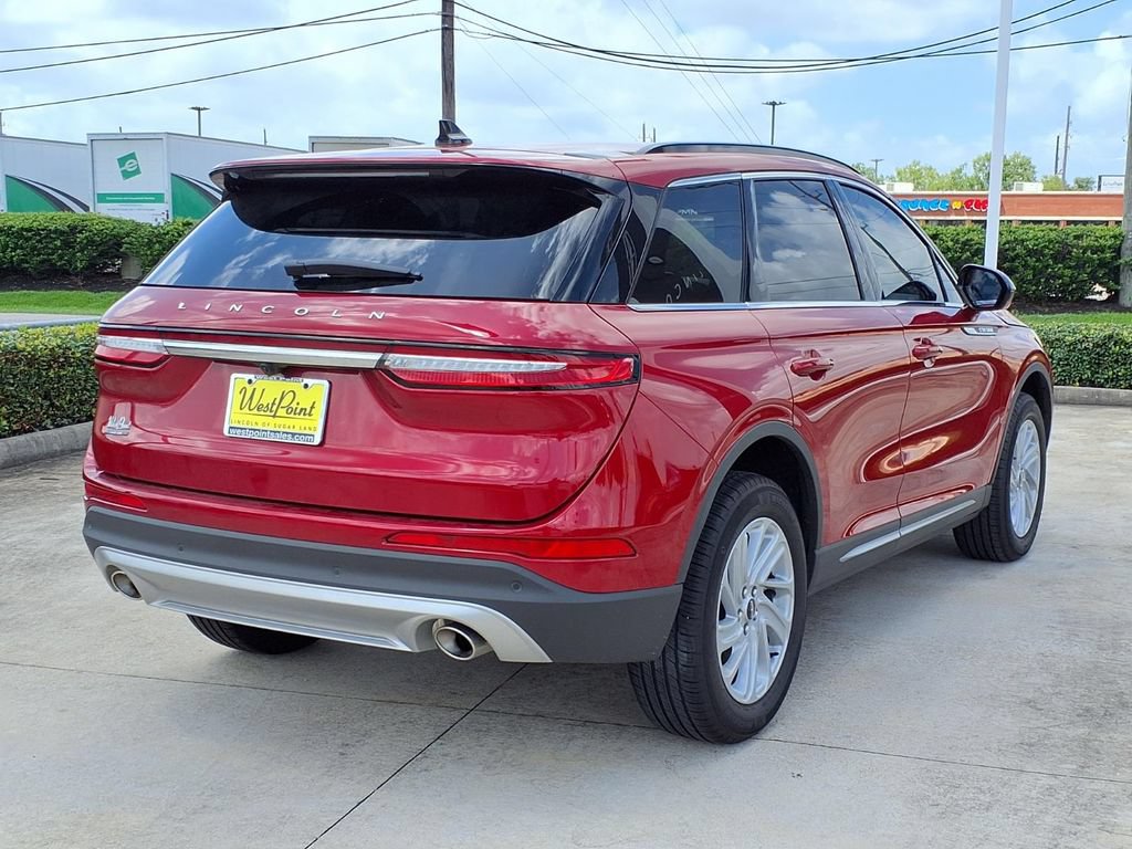 Used 2026 Lincoln Corsair Premiere FWD image 2