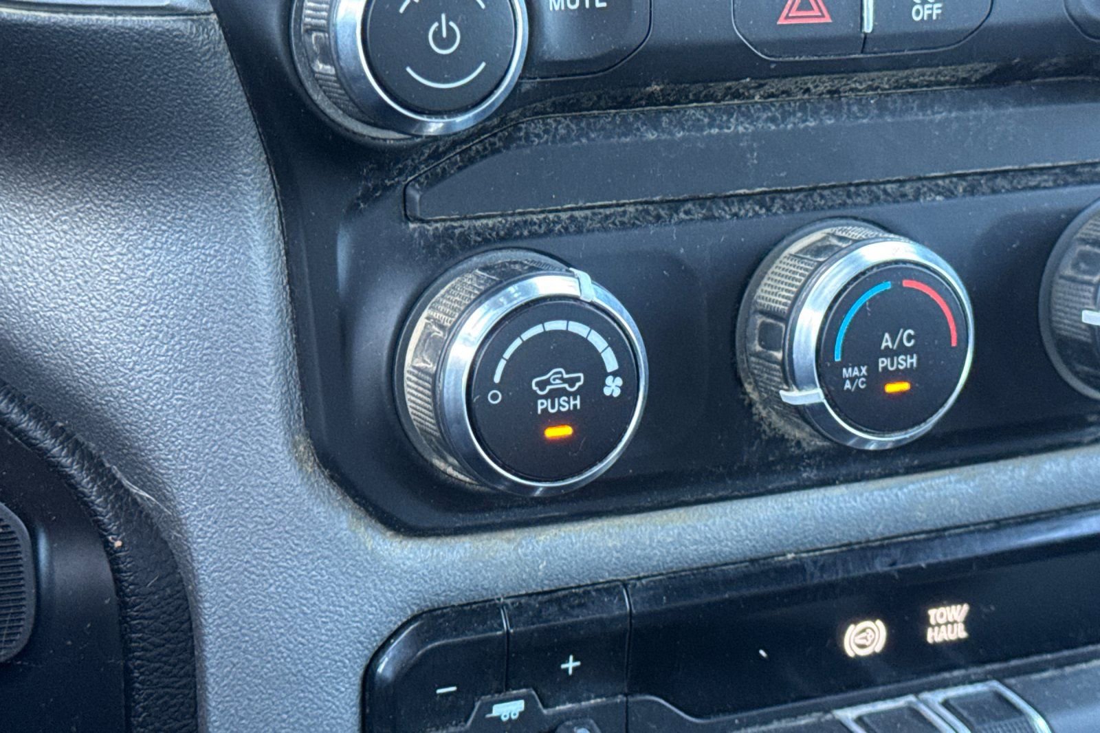 Used 2024 RAM 3500 Big Horn image 29