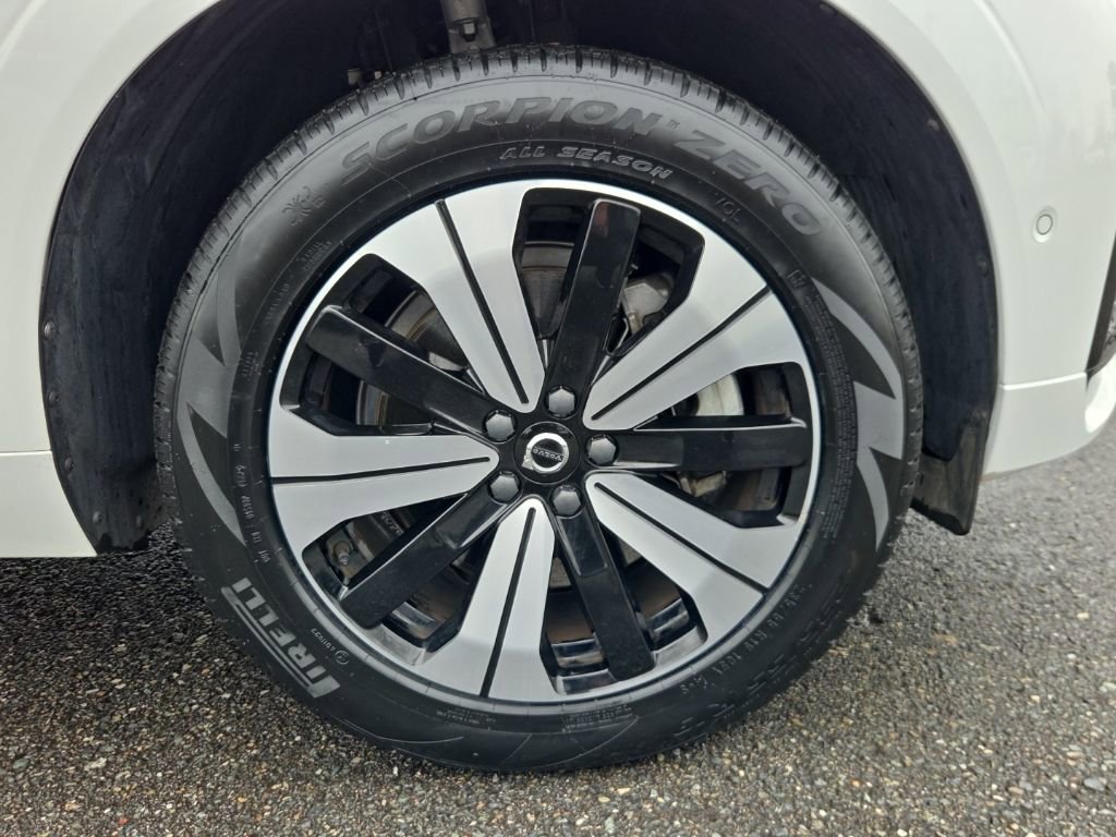 Certified 2023 Volvo XC60 T8 Plus w/ Climate Package image 10