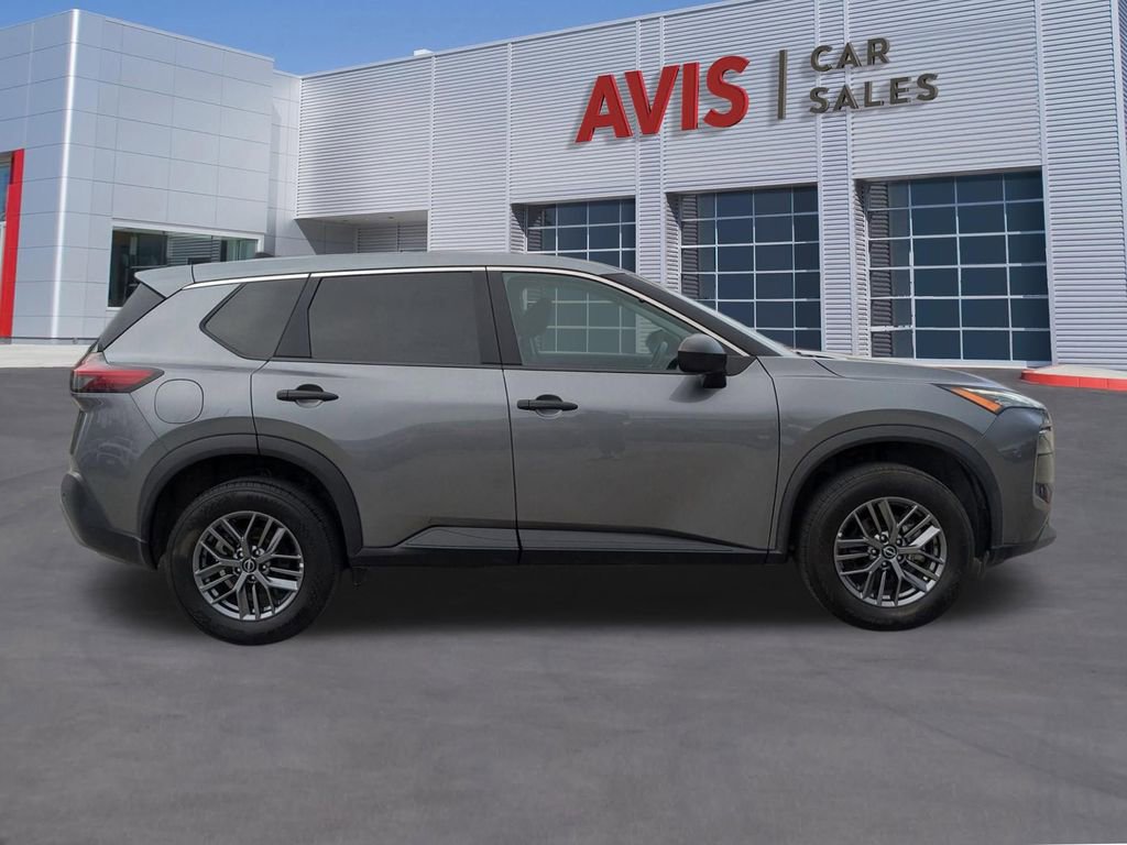 Used 2023 Nissan Rogue S image 5