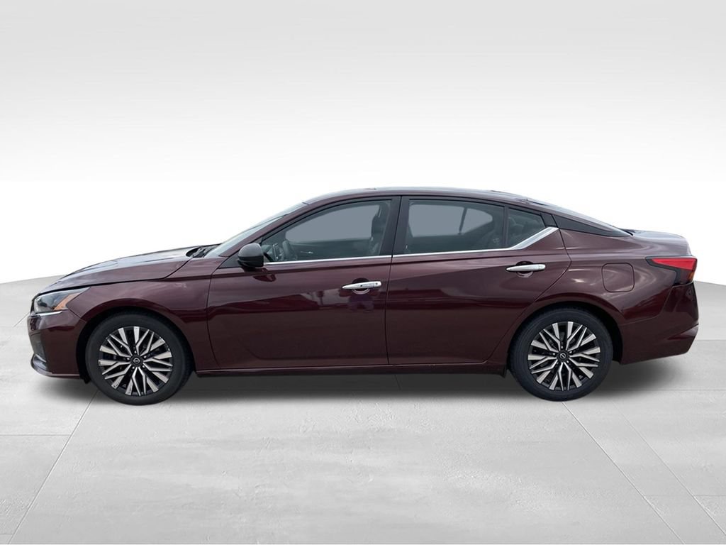 Used 2024 Nissan Altima 2.5 SV FWD image 21