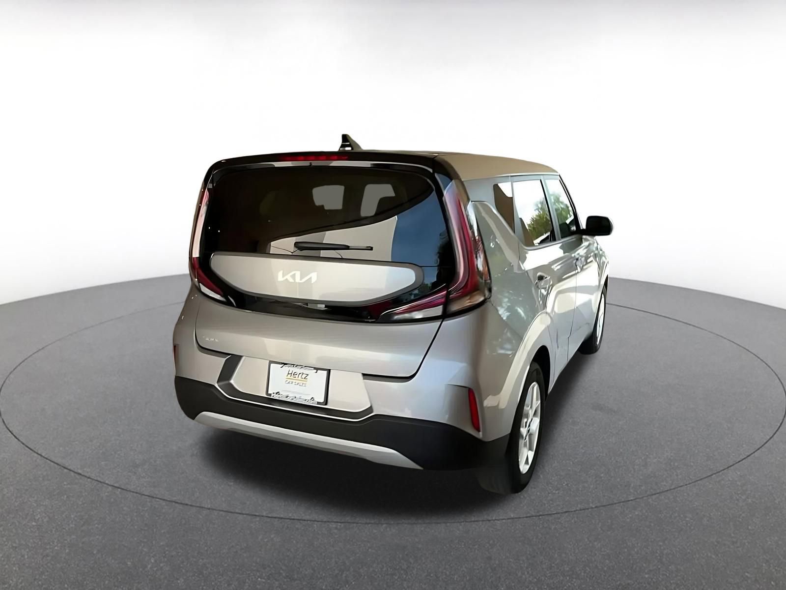 Used 2025 Kia Soul LX w/ LX Technology Package image 12