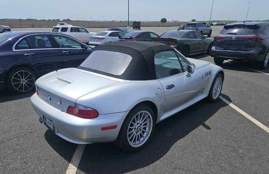 Used 2001 BMW Z3 3.0i RWD image 4