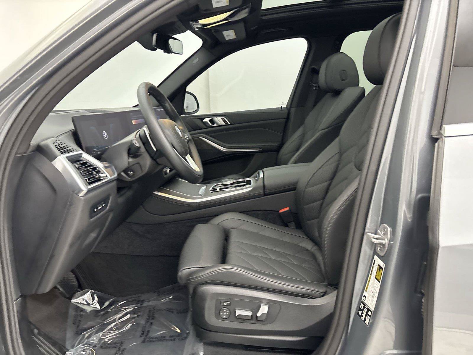 Used 2024 BMW X5 xDrive40i w/ Parking Assistance Package AWD/4WD image 25