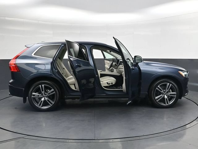 Used 2021 Volvo XC60 T5 Momentum w/ Premium Package AWD/4WD image 42