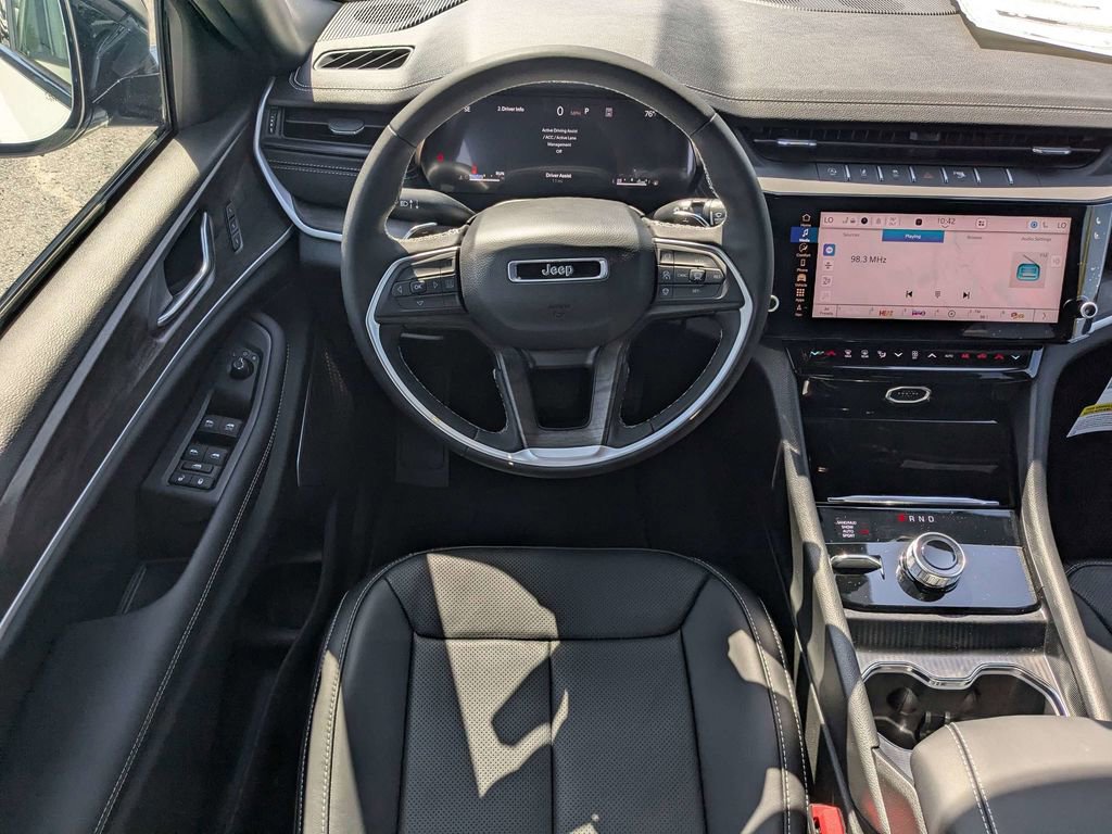 New 2026 Jeep Grand Cherokee Limited AWD/4WD image 17