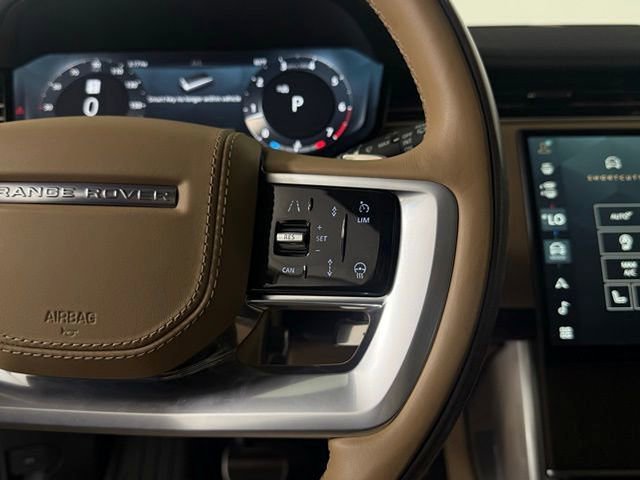Certified 2025 Land Rover Range Rover SE image 39