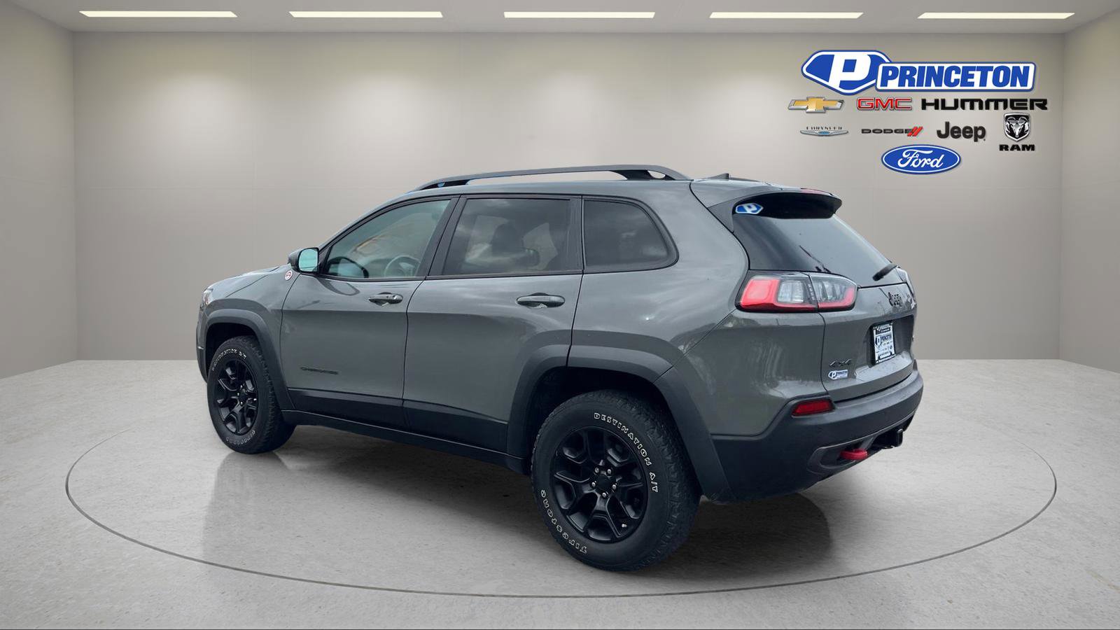 Used 2019 Jeep Cherokee Trailhawk image 5