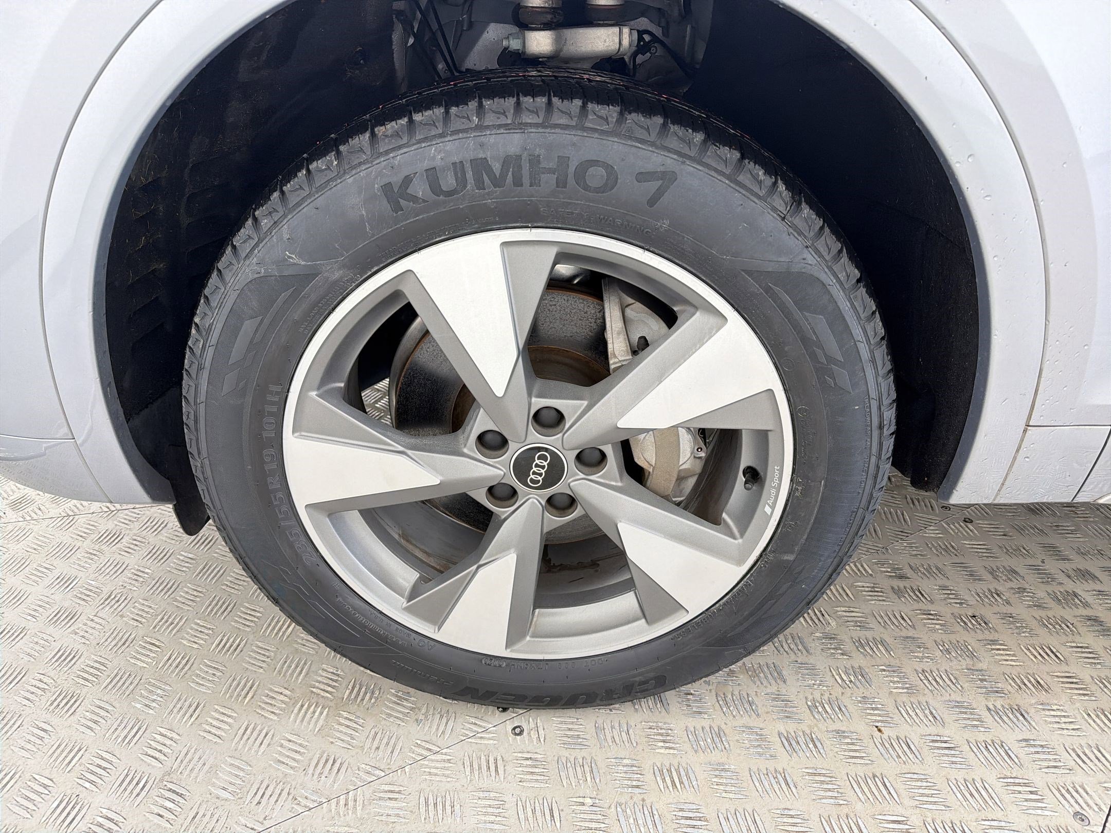 Used 2023 Audi Q5 Premium w/ Convenience Package image 11