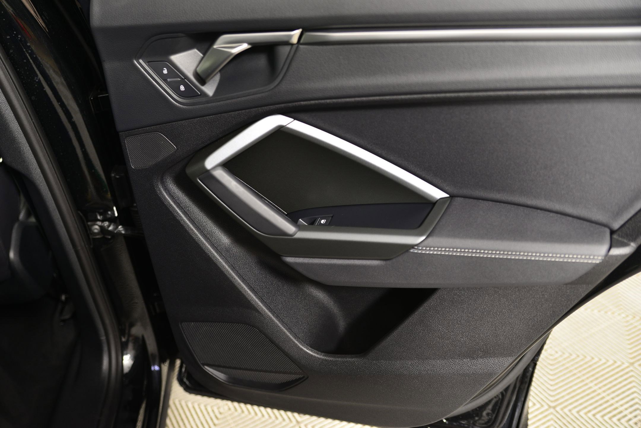 Certified 2025 Audi Q3 2.0T Premium w/ Convenience Package image 24