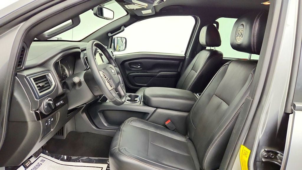 Used 2019 Nissan Titan SV w/ SV Convenience Package AWD/4WD image 18