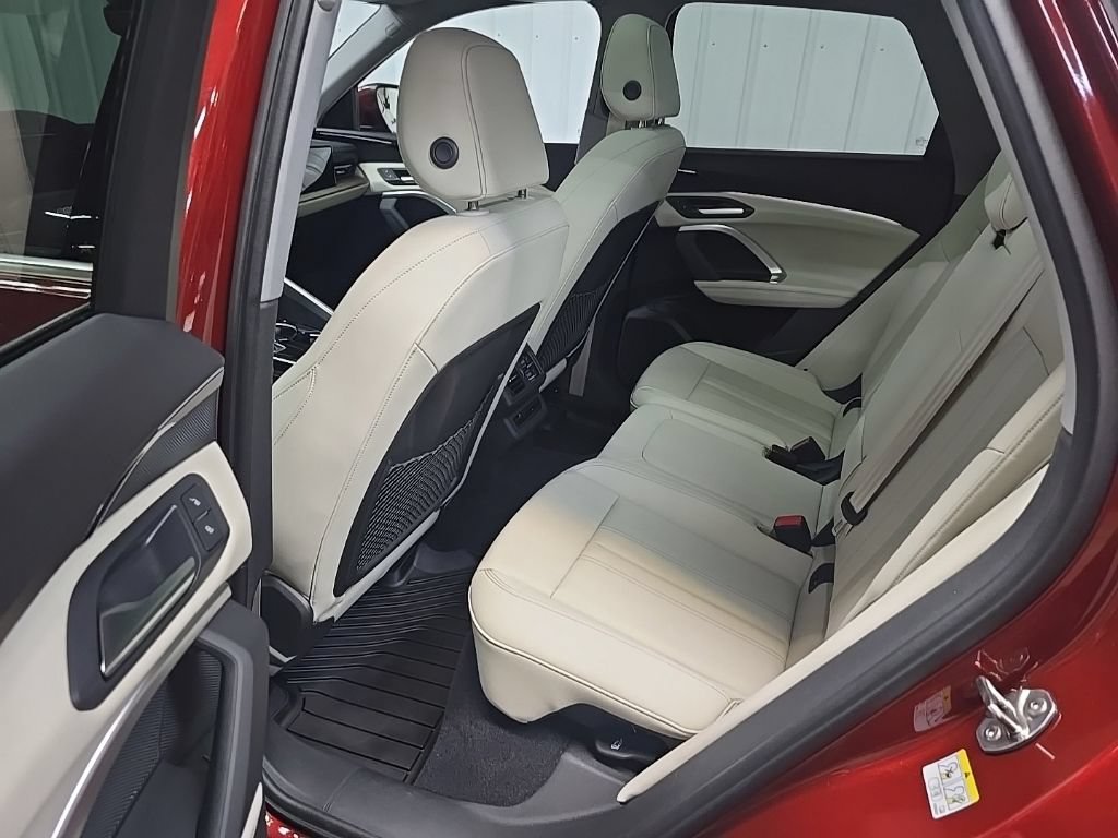 Used 2025 Audi Q5 Premium AWD/4WD image 32