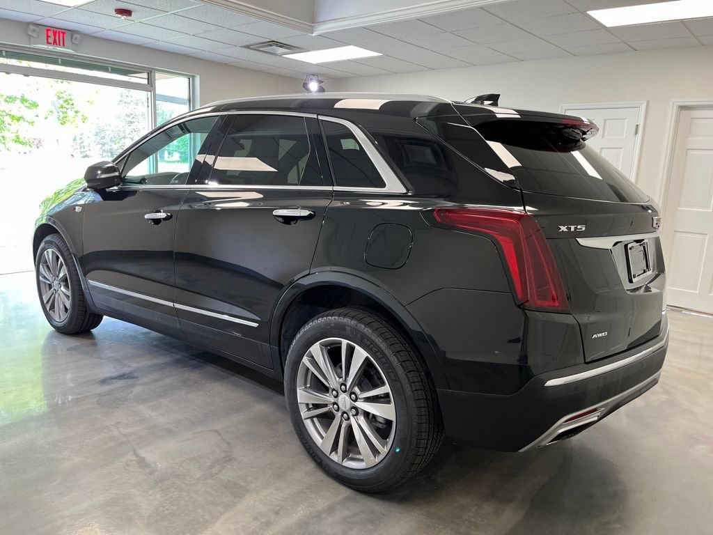 Certified 2024 Cadillac XT5 Premium Luxury w/ LPO, Floor Liner Package AWD/4WD image 3