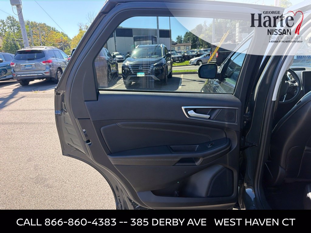 Used 2024 Ford Edge Titanium AWD/4WD image 19