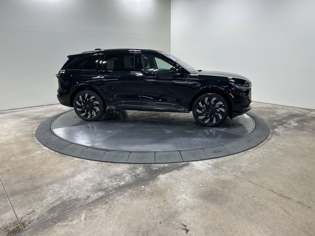 New 2026 Lincoln Nautilus Reserve w/ Jet Appearance Package image 4