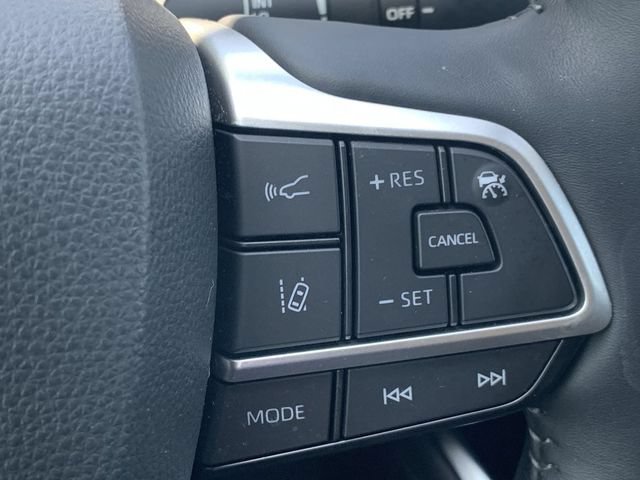 Used 2025 Toyota Highlander Limited AWD/4WD image 29