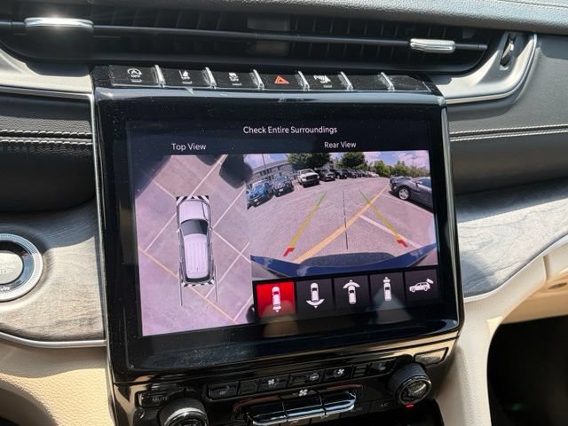 Used 2023 Jeep Grand Cherokee L Limited w/ Luxury Tech Group II AWD/4WD image 23