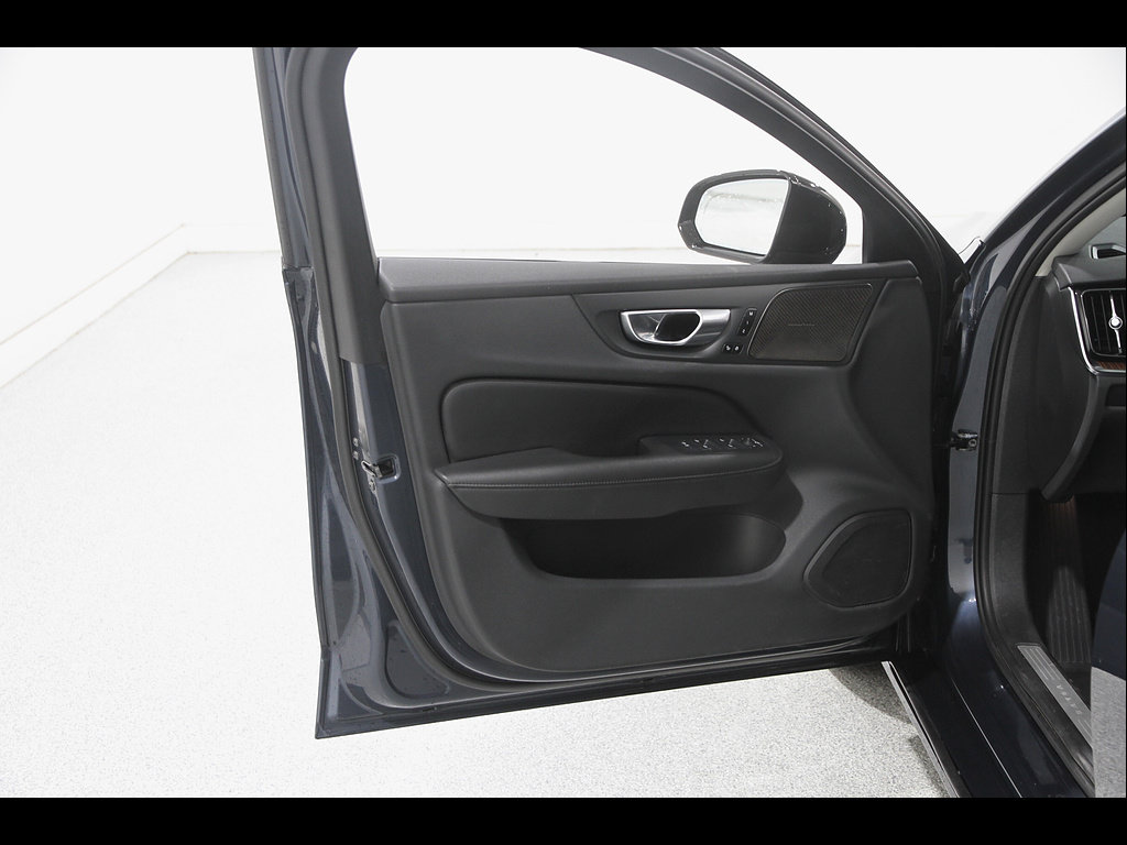 Used 2024 Volvo S60 B5 Plus FWD image 4