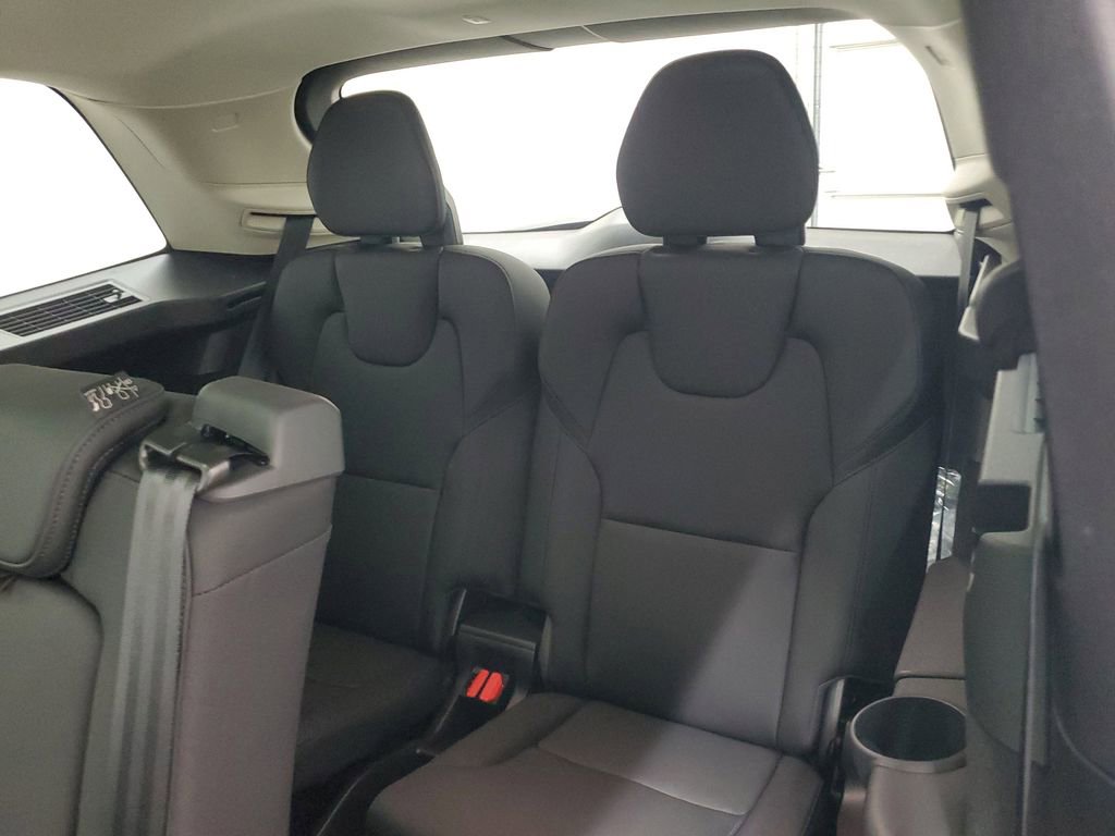 New 2025 Volvo XC90 B6 Core w/ Climate Package image 13