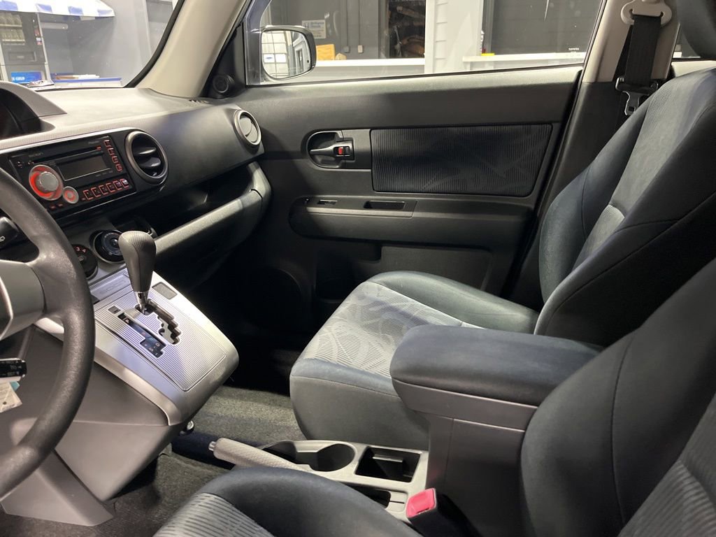 Used 2011 Scion xB FWD image 15