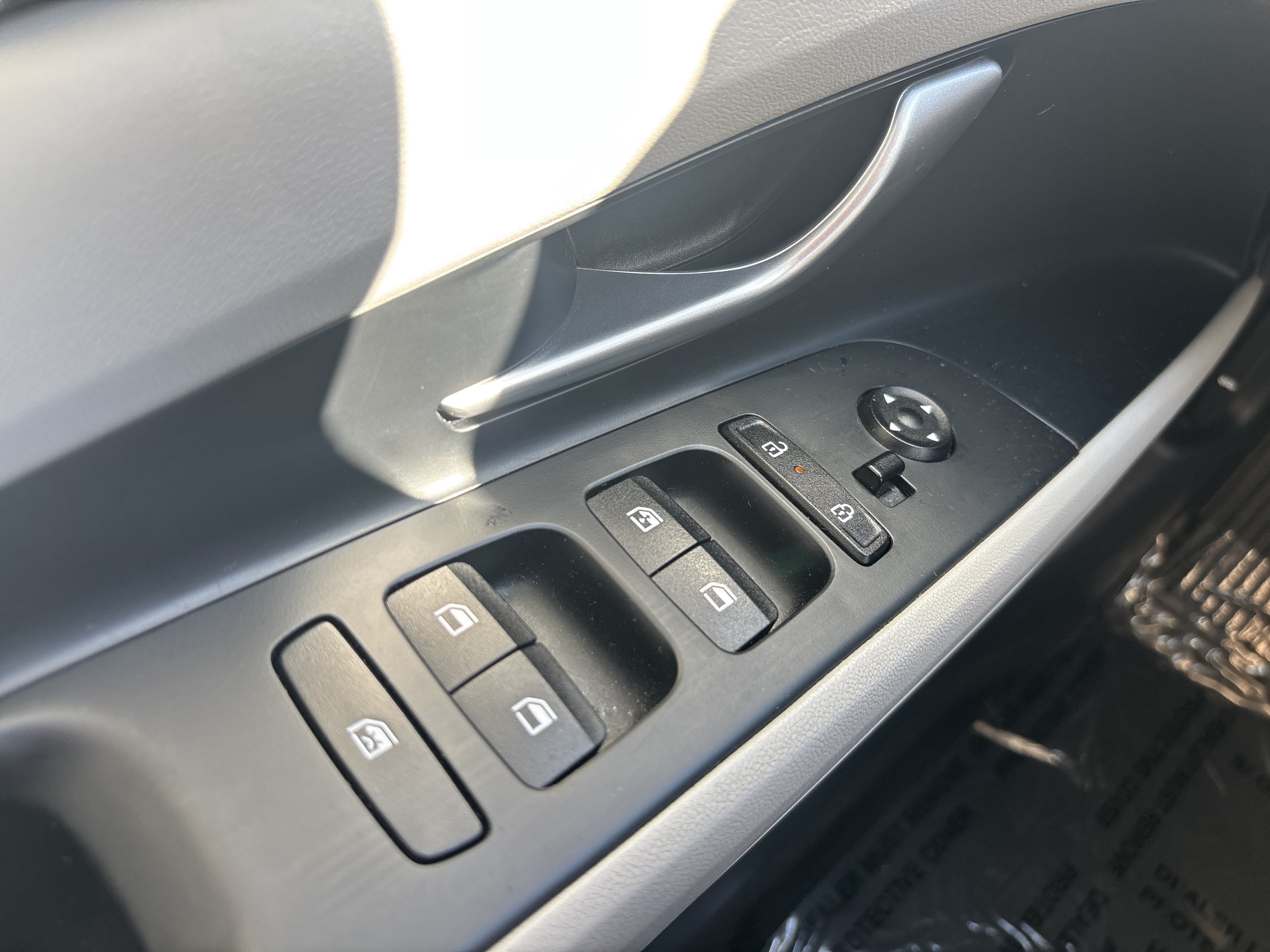 Used 2025 Hyundai Elantra Limited FWD image 20