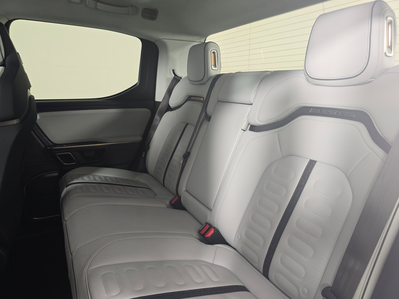 Used 2023 Rivian R1T Adventure AWD/4WD image 21