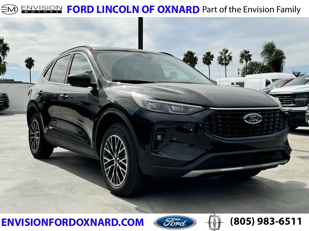 New 2025 Ford Escape SE w/ PHEV Premium Package