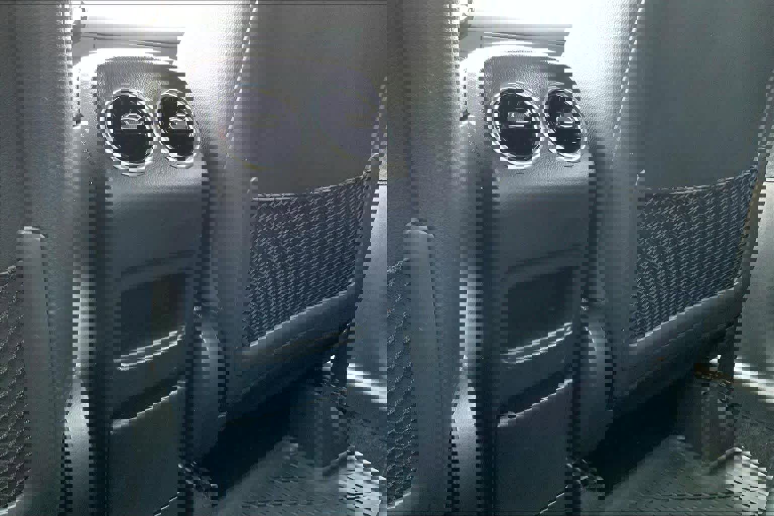 Certified 2022 Mercedes-Benz GLA 250 4MATIC image 34