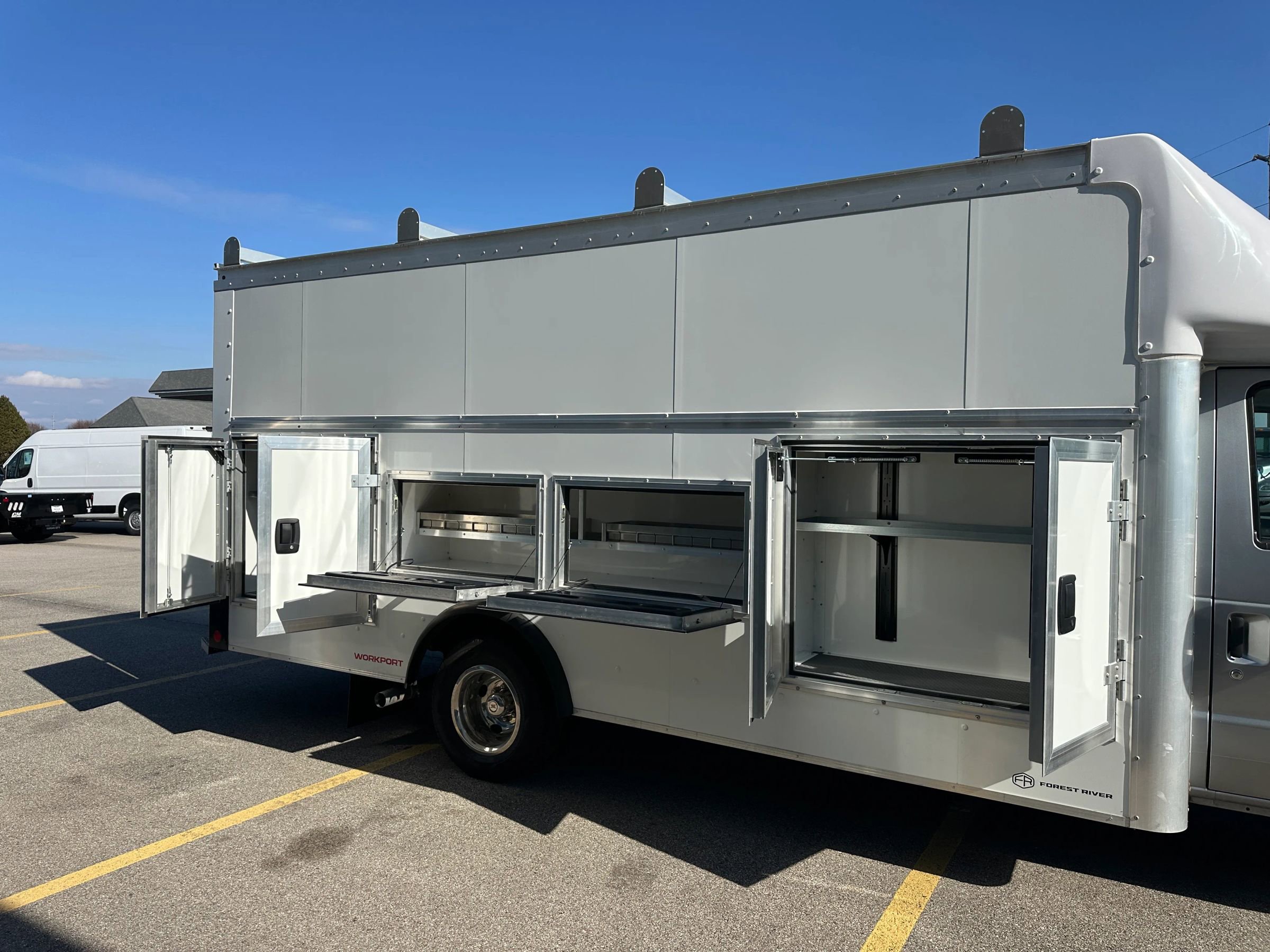 Used 2025 Ford E-450 and Econoline 450 Super Duty w/ Driver's Safety Package RWD image 16