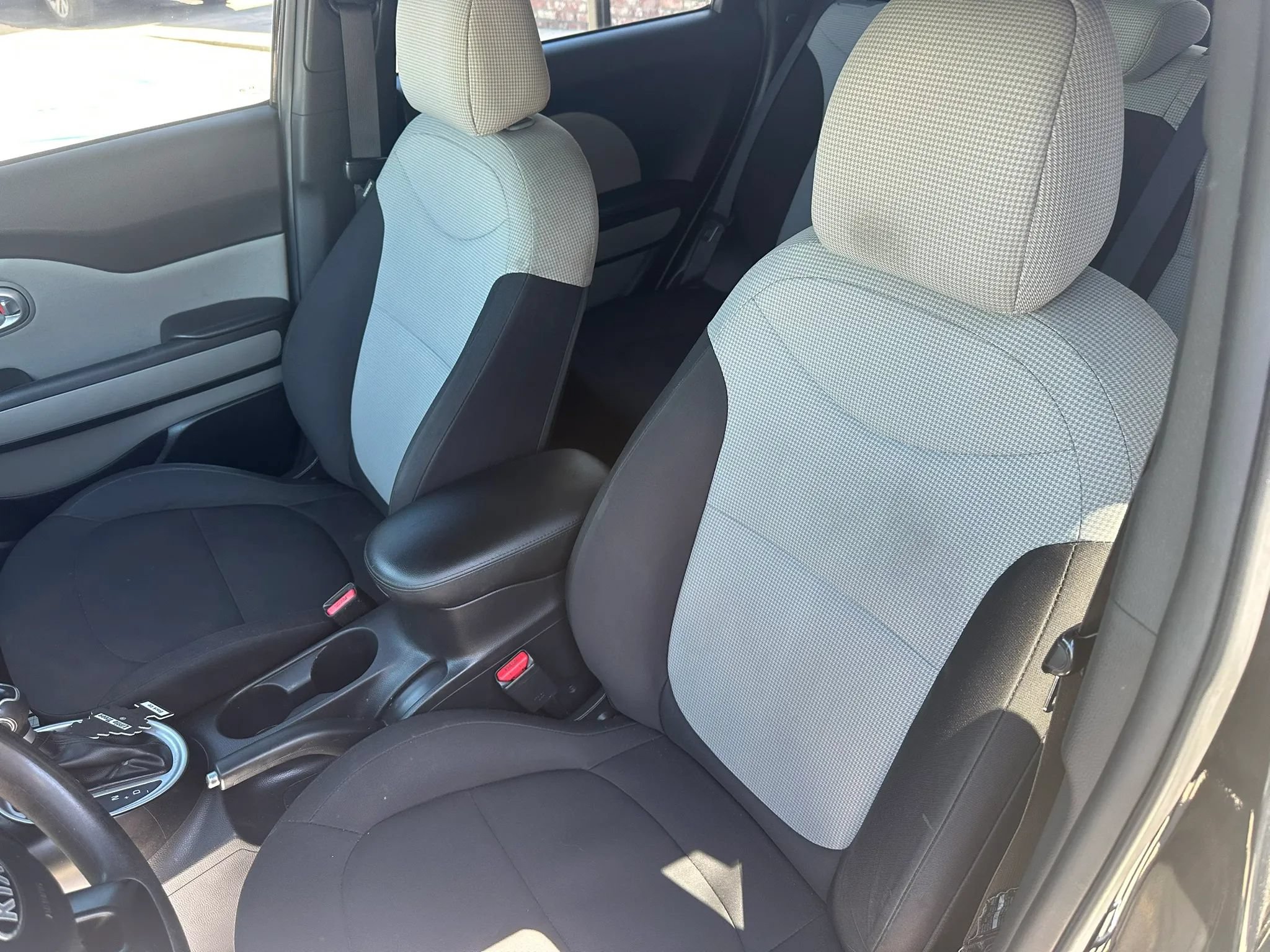 Used 2018 Kia Soul FWD image 23