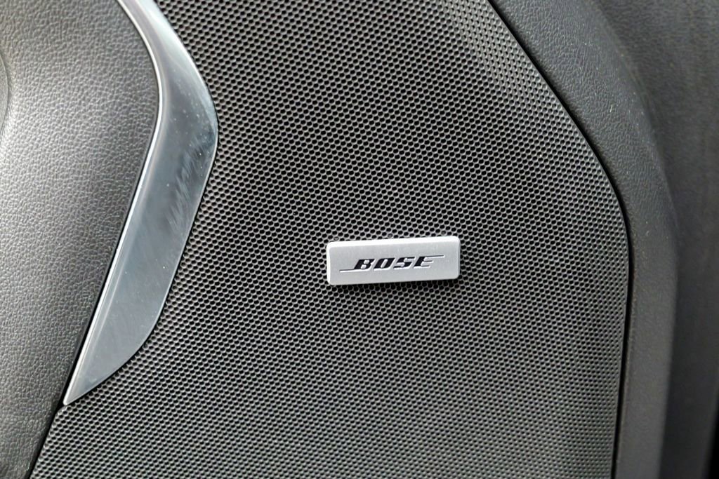 Used 2023 GMC Yukon XL SLT w/ SLT Premium Package image 19