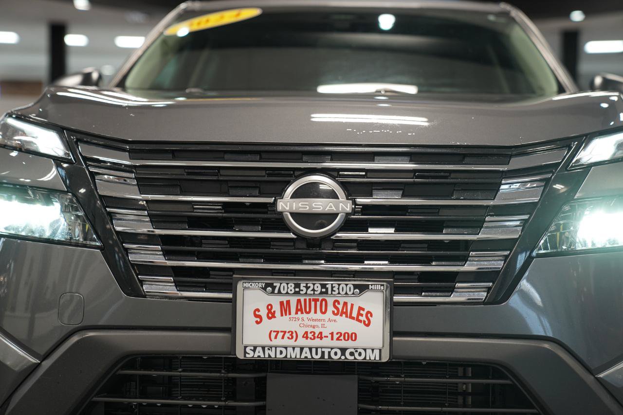 Used 2024 Nissan Rogue S AWD/4WD image 3