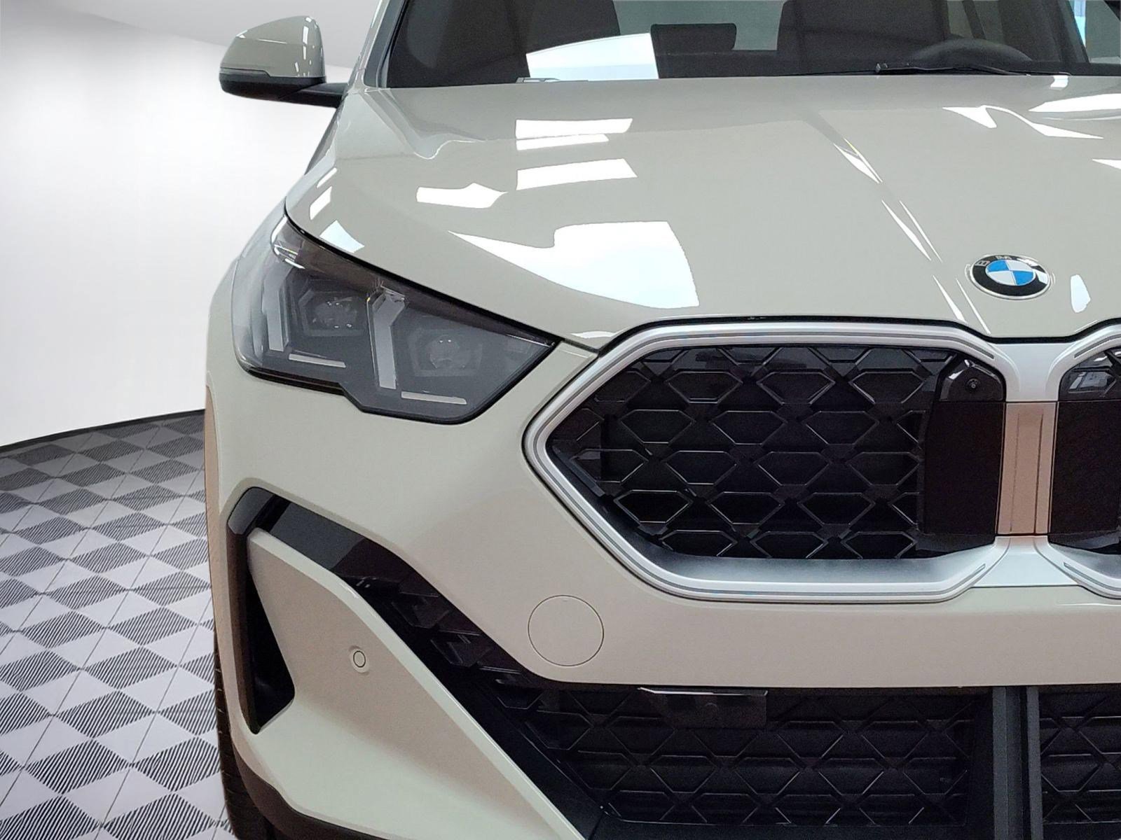 Used 2026 BMW X2 xDrive28i w/ Technology Package image 9