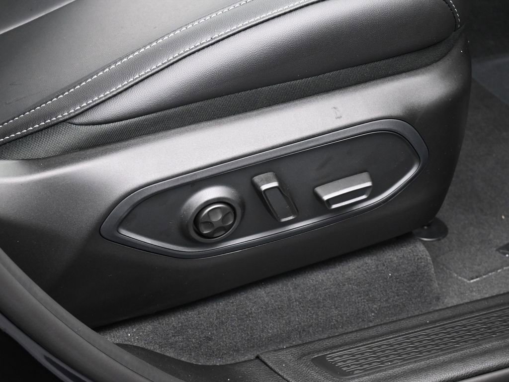 Used 2025 Jeep Grand Cherokee Limited image 33