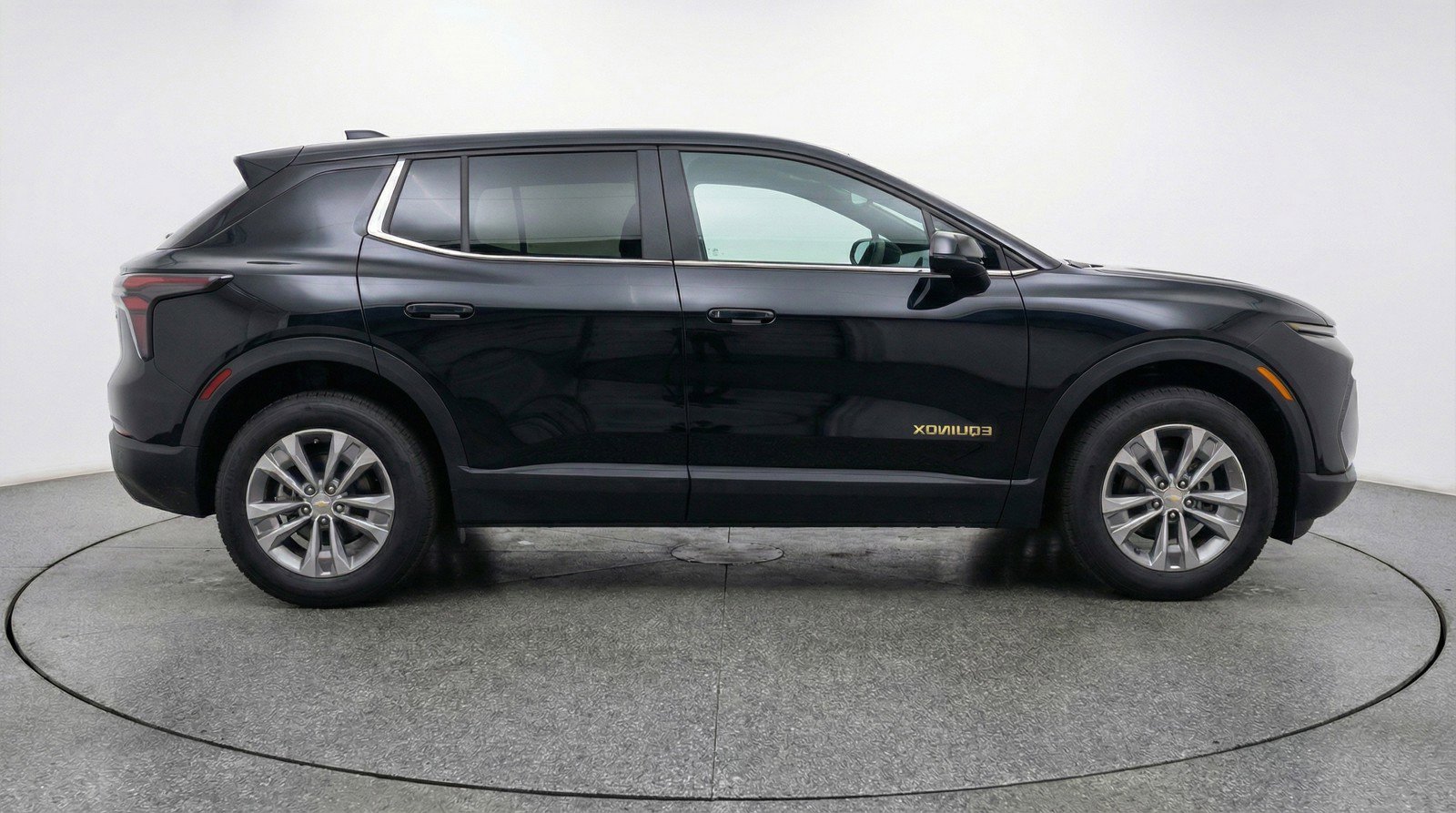 Used 2025 Chevrolet Equinox LT FWD image 11