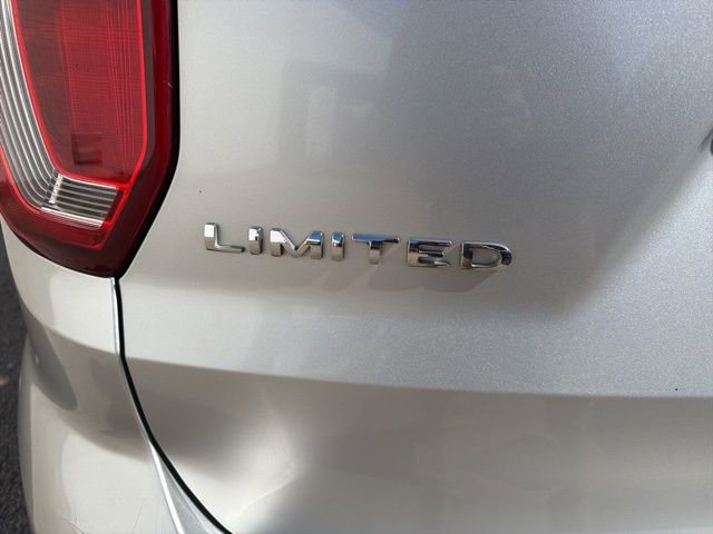 Used 2017 Ford Explorer Limited image 17