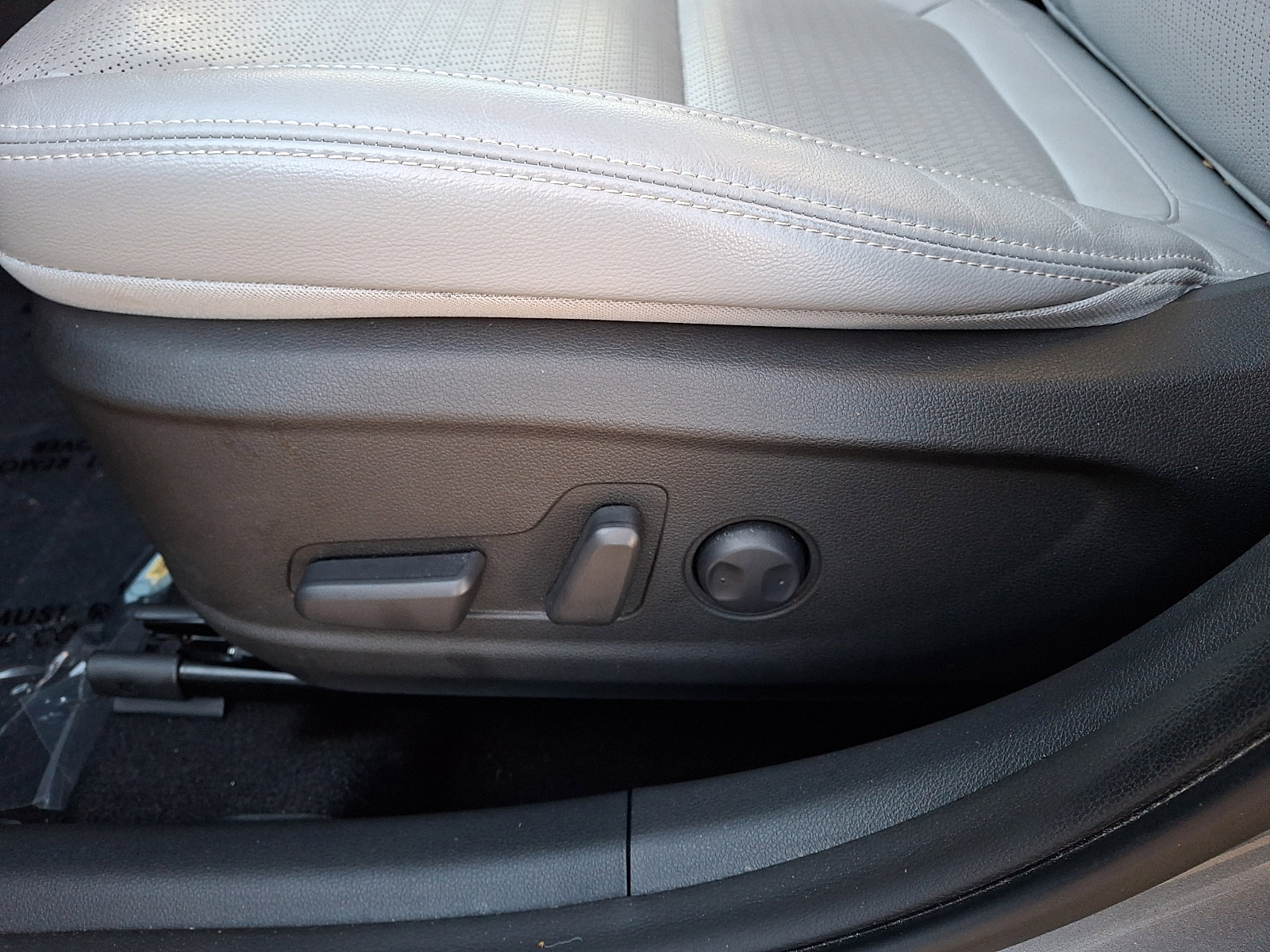 Certified 2021 Hyundai Kona Limited w/ Cargo Package AWD/4WD image 15