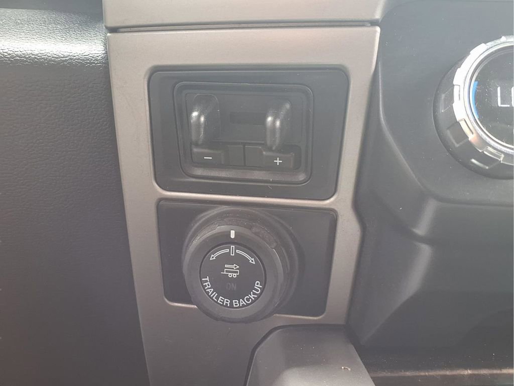 Used 2022 Ford F350 Lariat w/ Chrome Package image 12