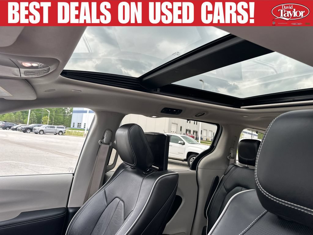 Used 2023 Chrysler Pacifica Limited w/ Uconnect Theater Family Group AWD/4WD image 13