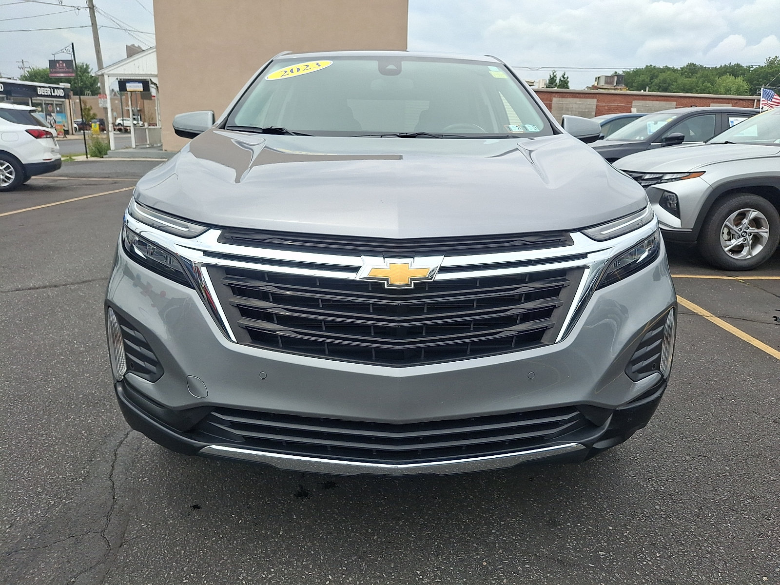 Used 2023 Chevrolet Equinox LT AWD/4WD image 2
