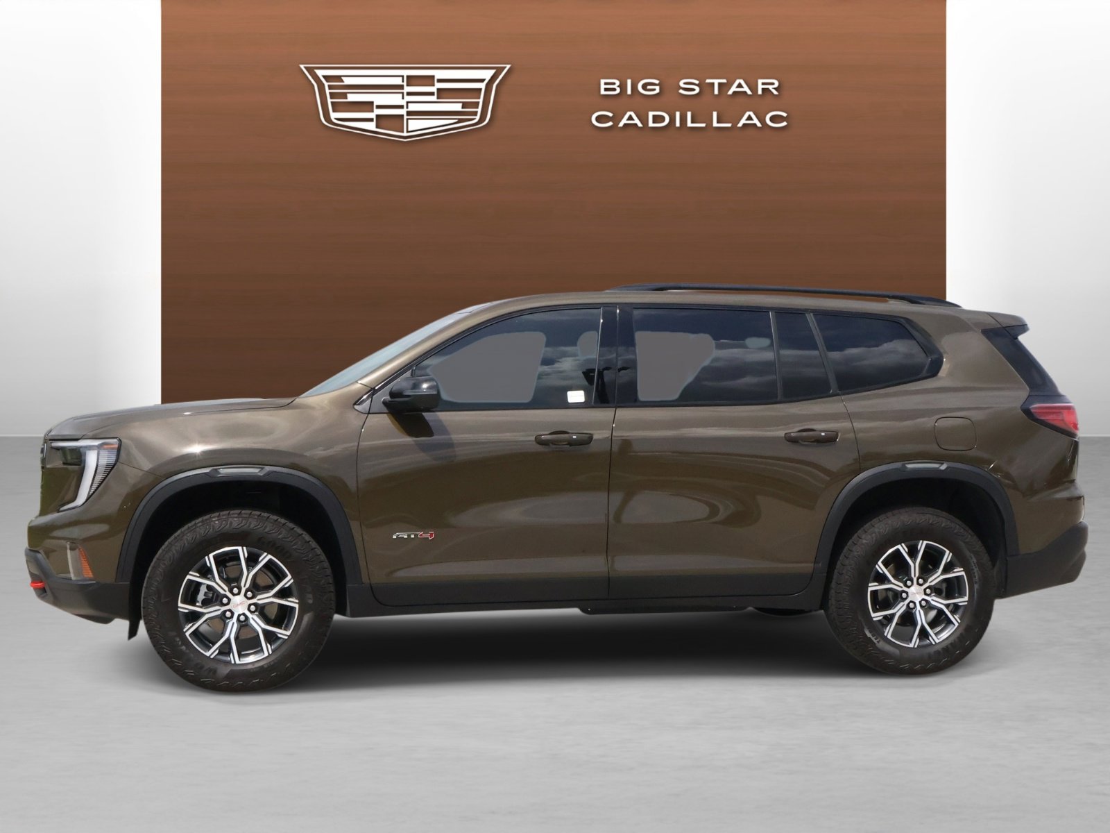 Used 2024 GMC Acadia AT4 w/ Luxury Package image 2