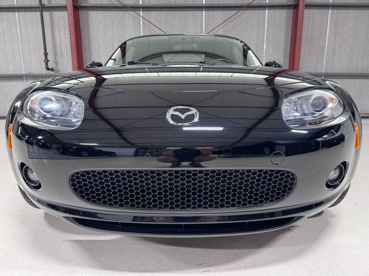 Used 2006 MAZDA MX-5 Miata Grand Touring RWD image 19