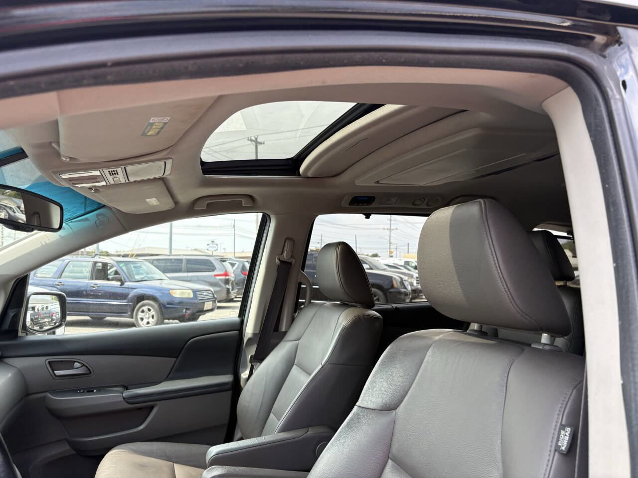 Used 2012 Honda Odyssey Touring Elite image 30