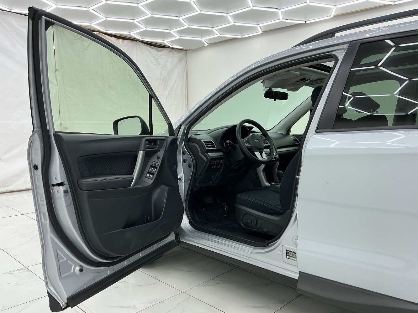 Used 2018 Subaru Forester 2.5i Premium AWD/4WD image 16